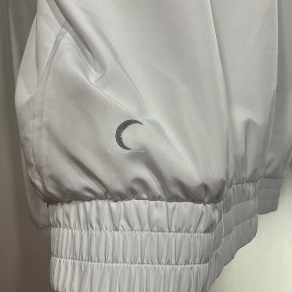 Zyia Jacket, Zip-Up, White Navy, Windbreaker, Pockets, Size Large - Picture 10 of 12